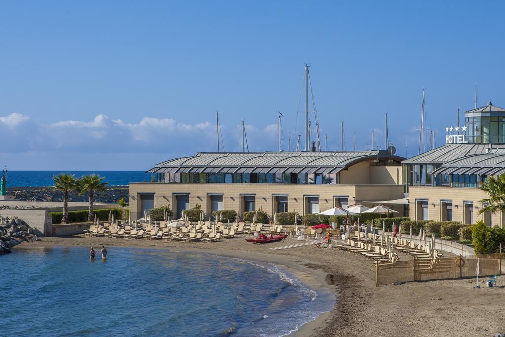 Hotel Riviera Dei Fiori سان لورينسو أل ماري المظهر الخارجي الصورة