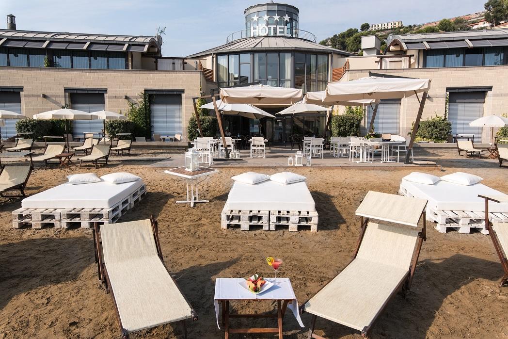 Hotel Riviera Dei Fiori سان لورينسو أل ماري المظهر الخارجي الصورة